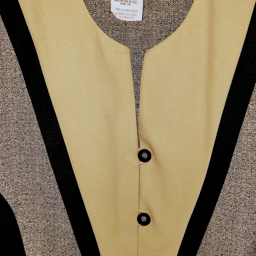 John Roberts Women's Blazer Size 16 Very Nice Condition.